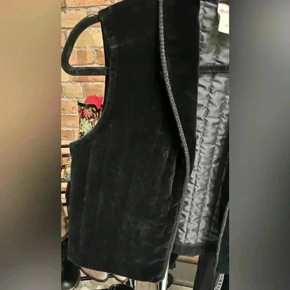 Vintage Panther black velvet cropped vest with trim size small - Picture 4 of 10